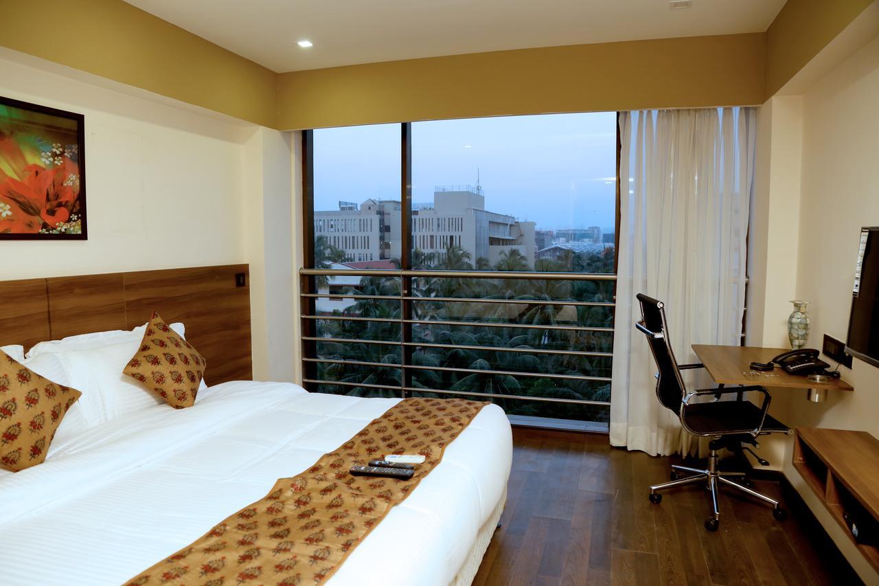 Hotel Mumbai House Andheri East, Mumbai Exterior photo